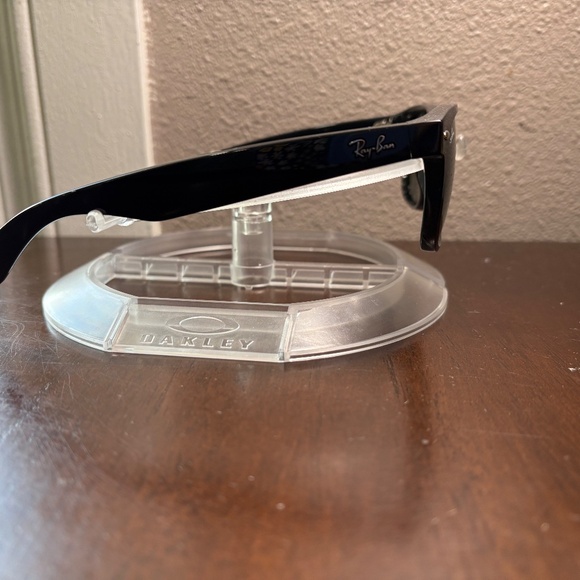 Ray-Ban New Wayfarer Classic sunglasses (RB2132) - Picture 3 of 10